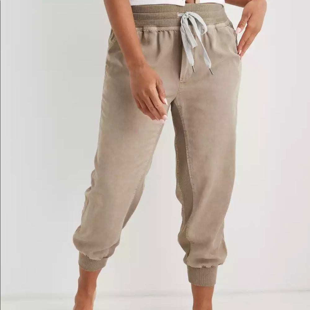 NWT Aerie Women’s Jogger/Cargo Pant, Size S
